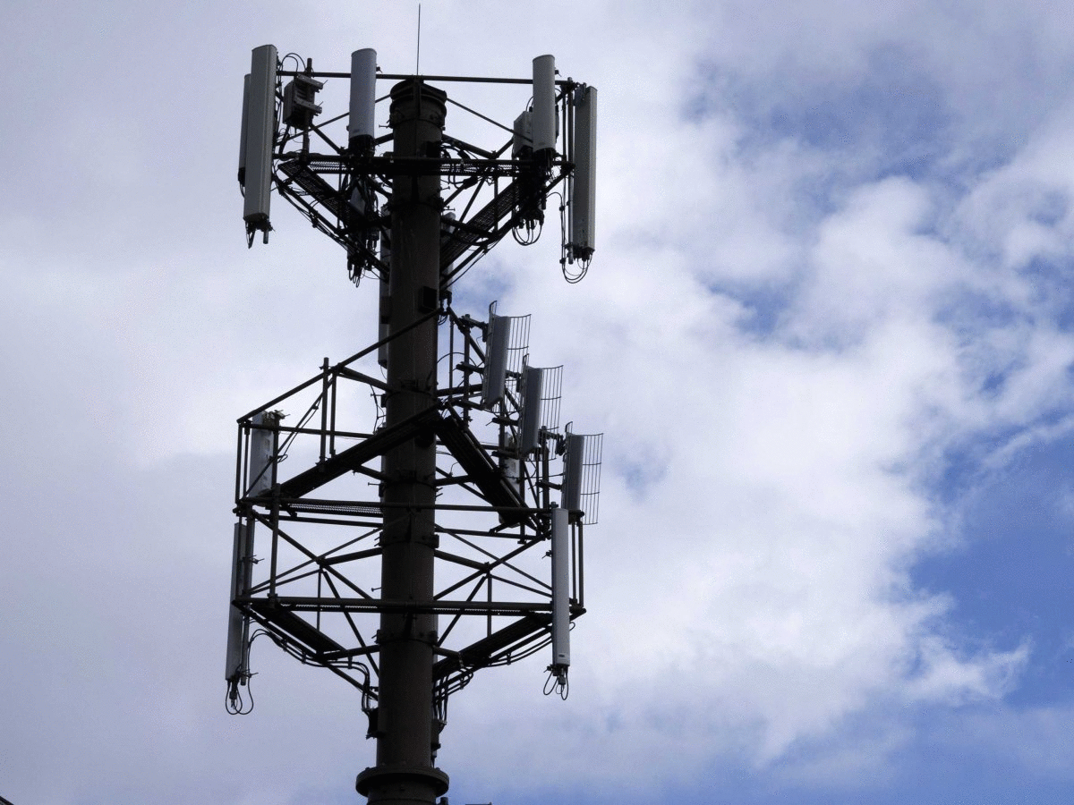 Mysterious_Fake_Cellphone_Towers